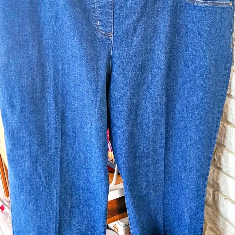 Ruby Rd. Plus jeans size 20. Faux pockets in front, frayed hem with gold stitch